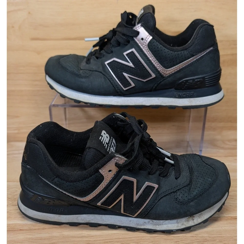 New Balance 574 Womens Black Rose Gold Suede Sneakers WL574NBK Size 6.5